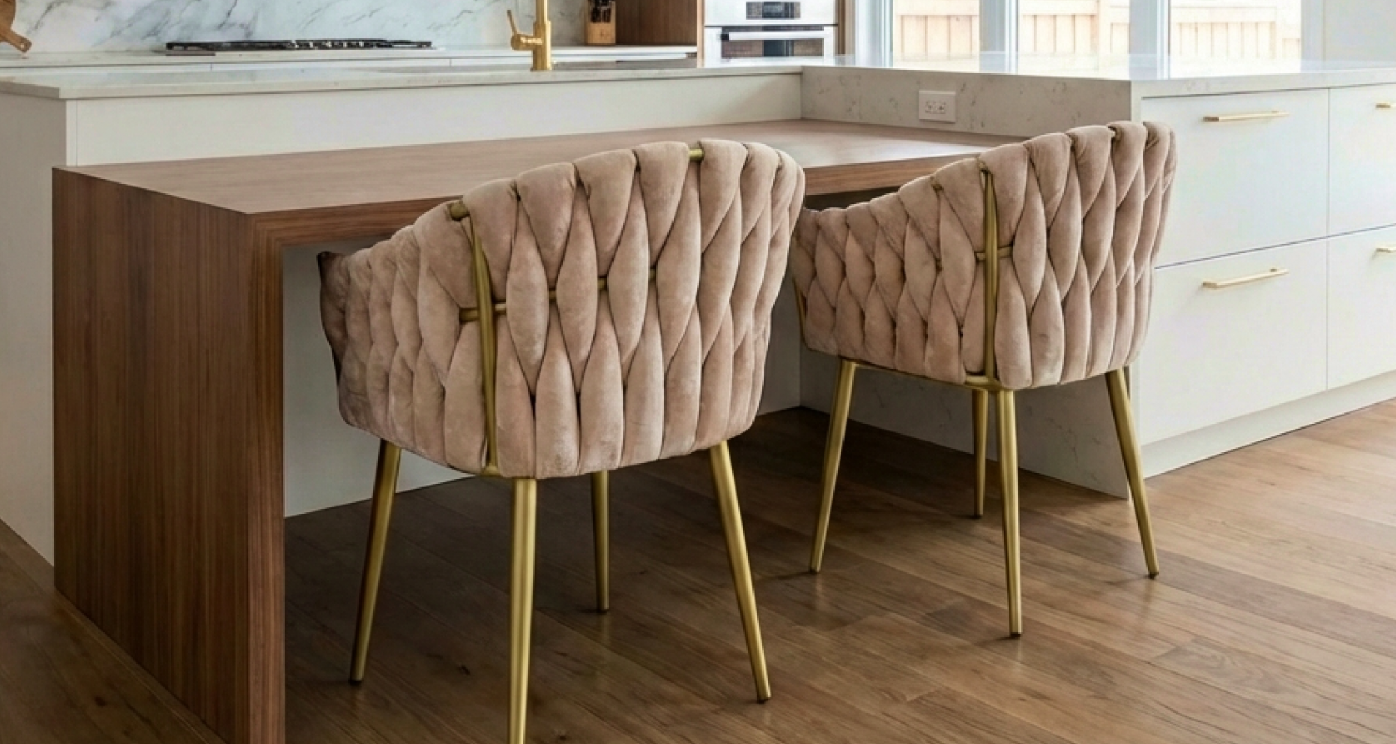 2 стула в подарок