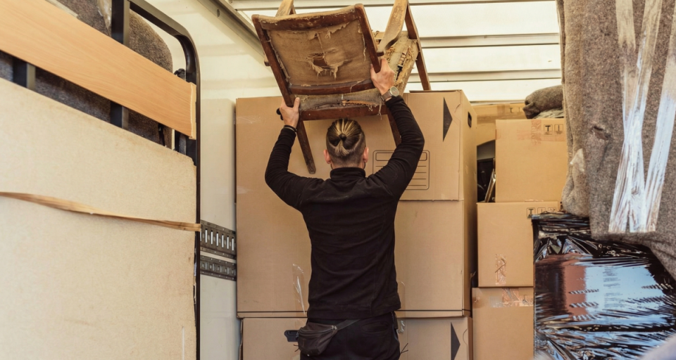 Вывоз старой мебели